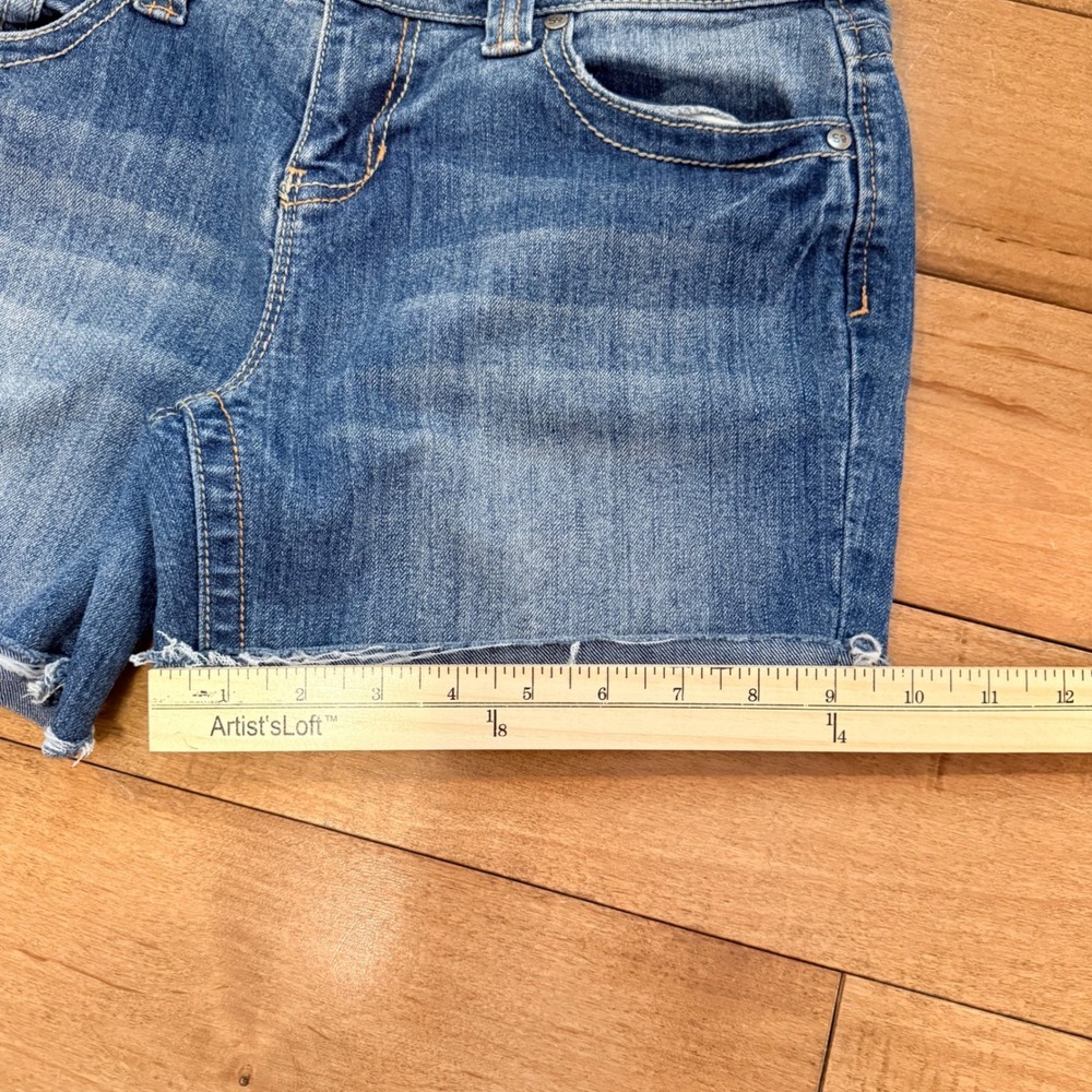 SO Womens Denim Cutoff Shorts Medium Wash Size 9 Summer Indie Vibe - Picture 6 of 6
